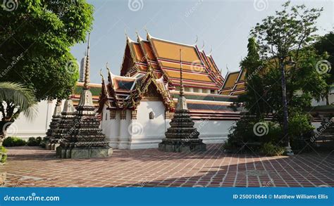  วัดพระ천원! โบสถ์พุทธศาสนาอันวิจิตรและสวนหินที่สงบในเมืองปูซาน