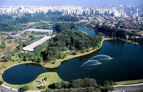  Parque Ibirapuera: สวนสาธารณะที่สมบูรณ์แบบและศูนย์กลางของความสนุกในฮาร์โมเนีย